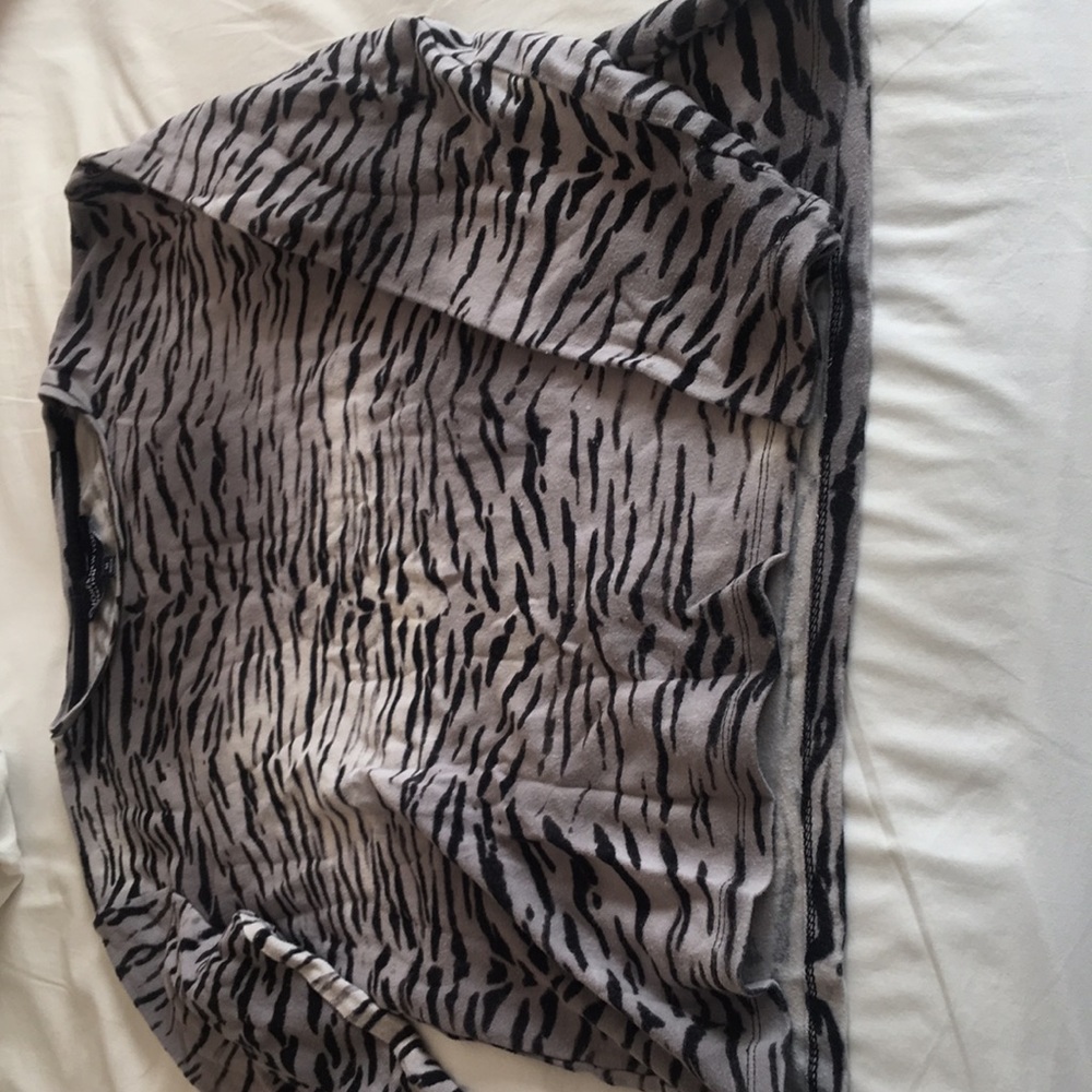 Long sleeved zebra print tee